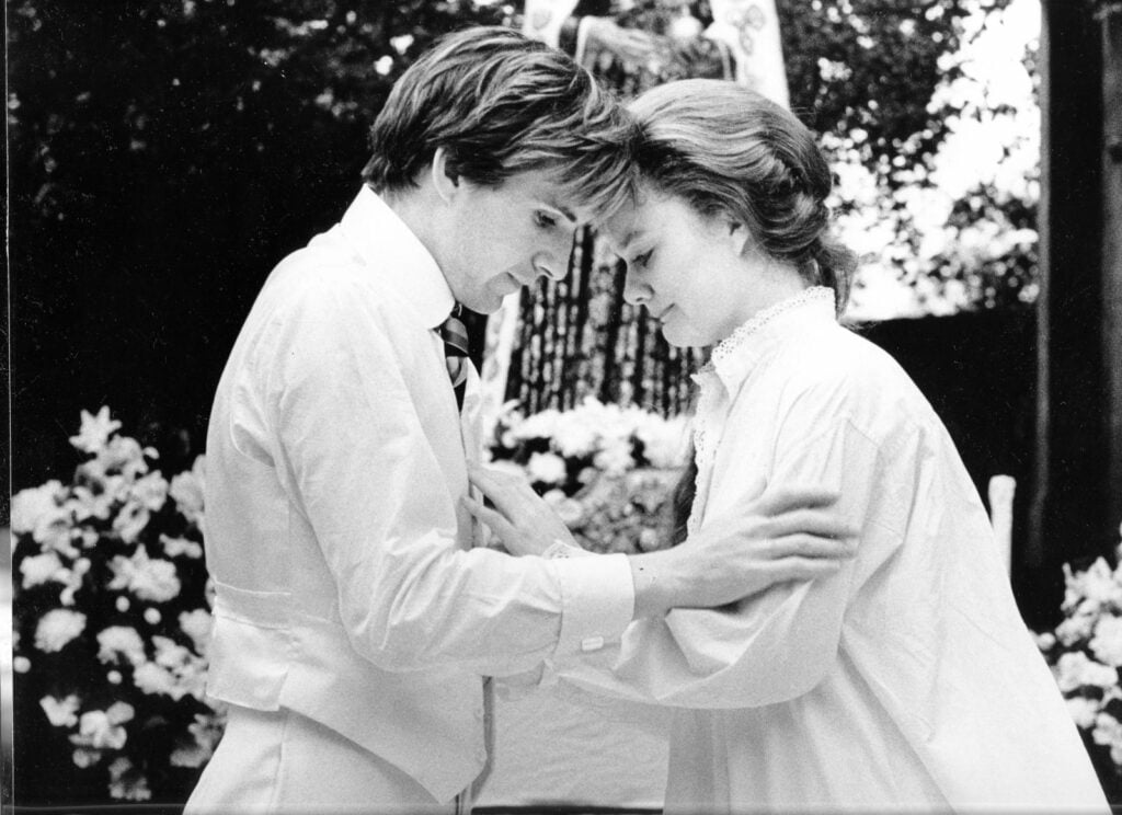 Ralph Fiennes as Romeo and Sarah Woodward a -Juliet in Shakespeares Romeo and Juliet
